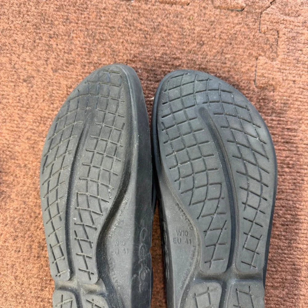 OOFOS OOriginal Sport Recovery Sandals Black Graphite Womens 10 Thong Flip Flops